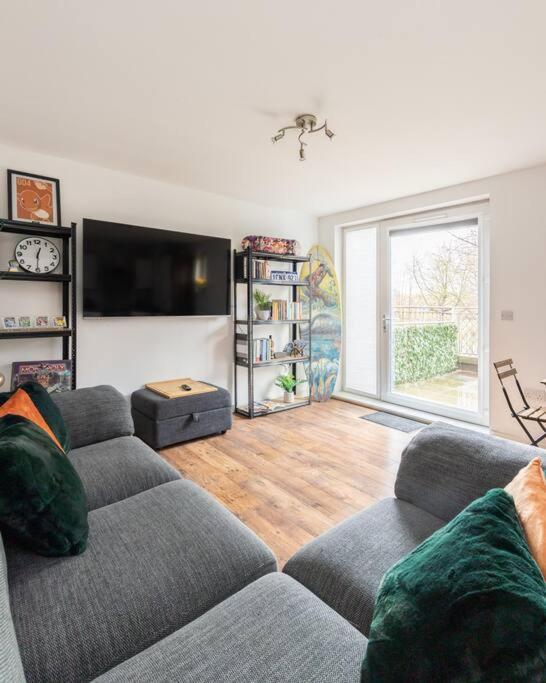 Stunning 1 Bd Flat In Lochend Park With A Patio Apartment Edinburgh Exterior foto